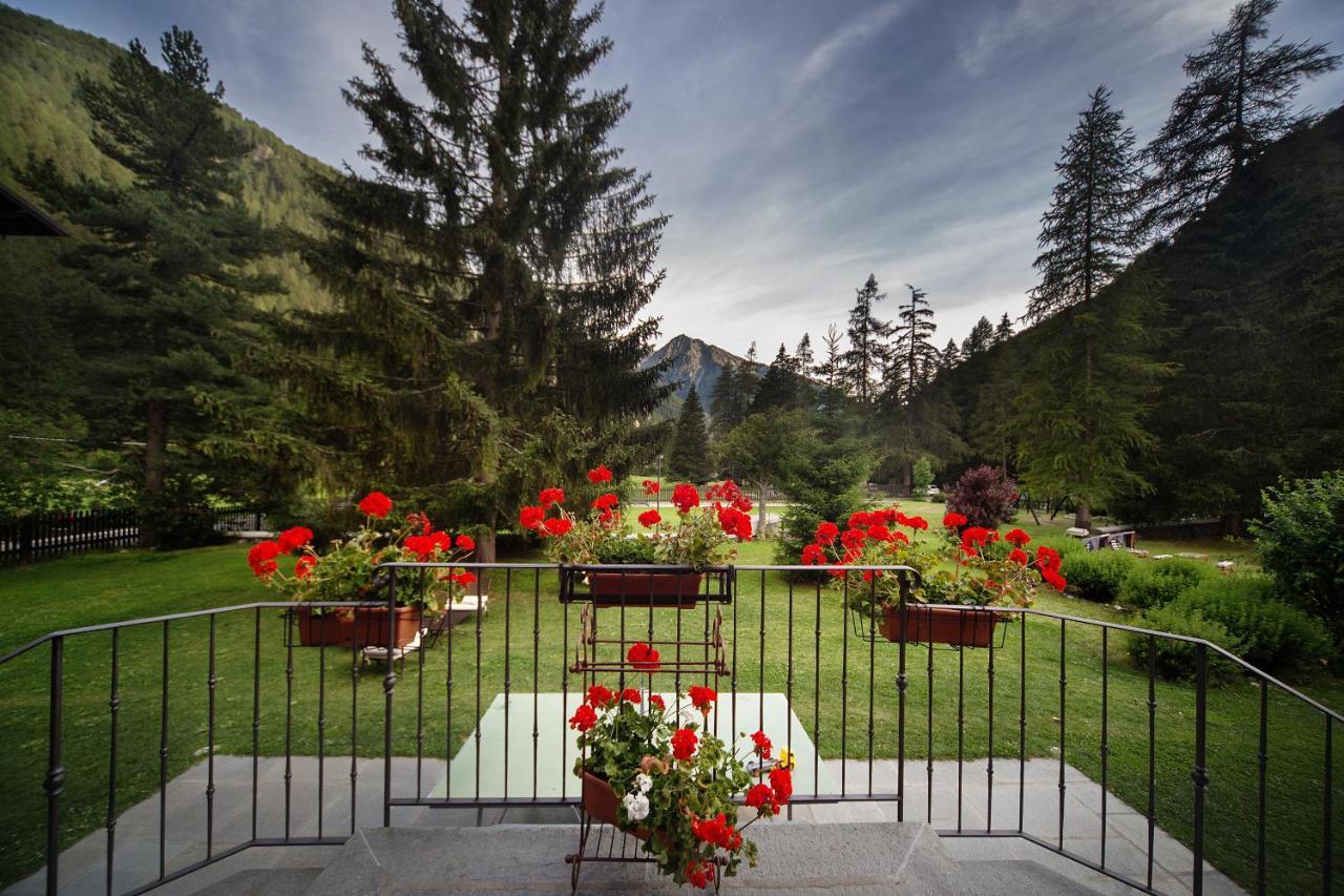 Albergo Monte Cervino Champoluc Exterior foto